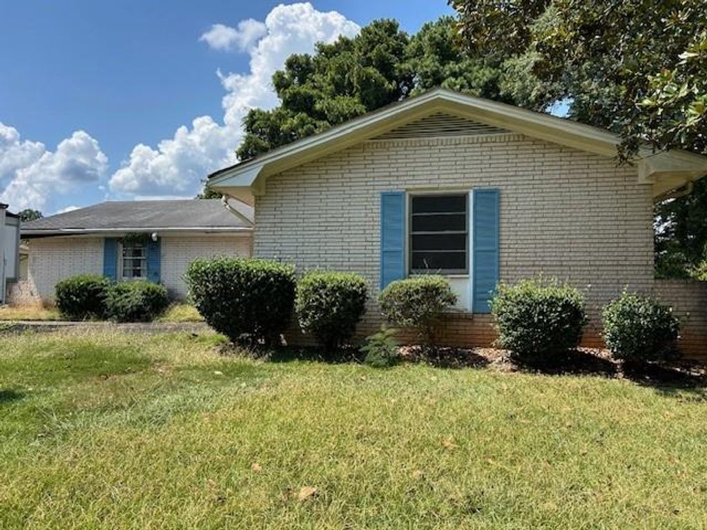 2071 Twin Falls Road, Decatur, GA 30032