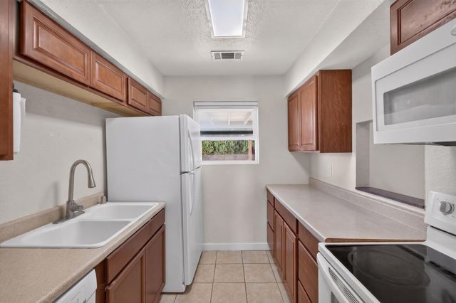 1776 Borealis Avenue SE, Rio Rancho, NM 87124