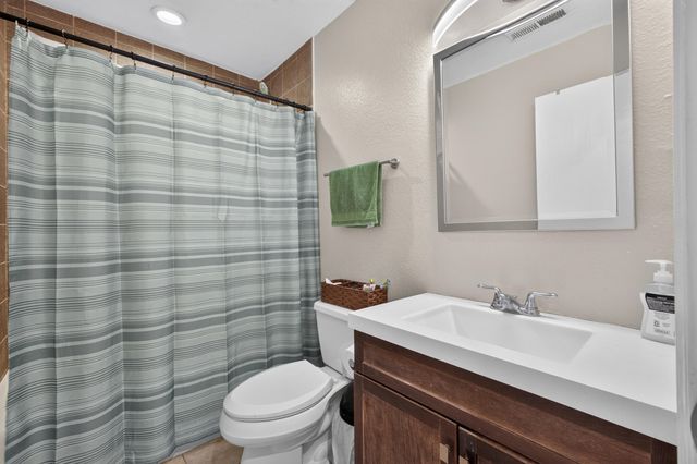 1776 Borealis Avenue SE, Rio Rancho, NM 87124
