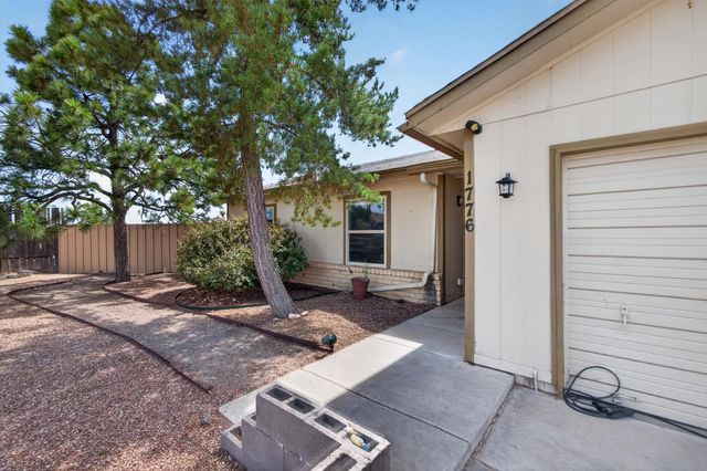 1776 Borealis Avenue SE, Rio Rancho, NM 87124