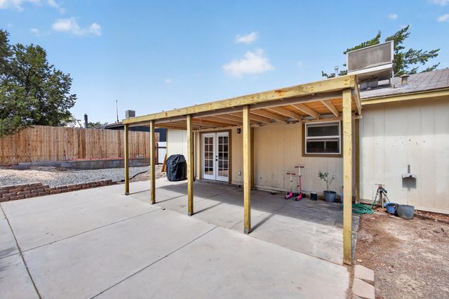 1776 Borealis Avenue SE, Rio Rancho, NM 87124