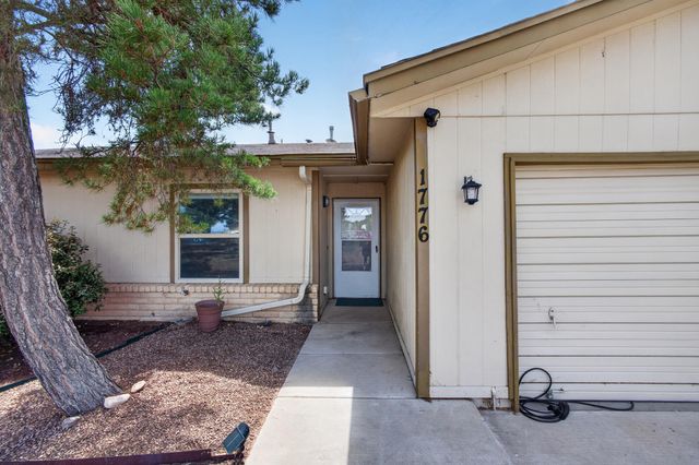 1776 Borealis Avenue SE, Rio Rancho, NM 87124