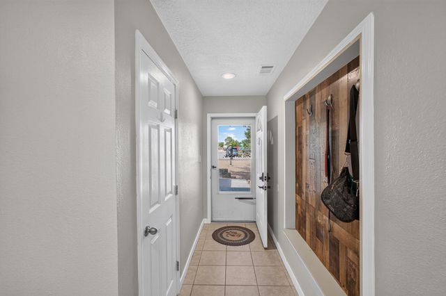 1776 Borealis Avenue SE, Rio Rancho, NM 87124