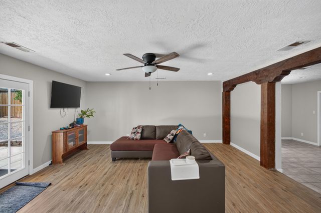 1776 Borealis Avenue SE, Rio Rancho, NM 87124