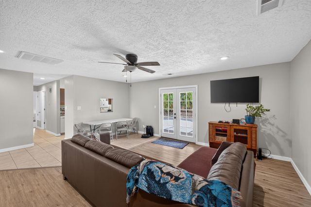 1776 Borealis Avenue SE, Rio Rancho, NM 87124