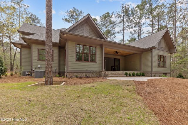12 Hemlock Court, Pinehurst, NC 28374