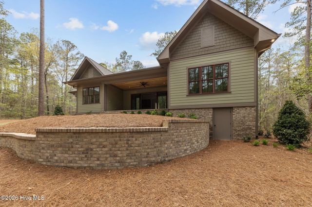 12 Hemlock Court, Pinehurst, NC 28374