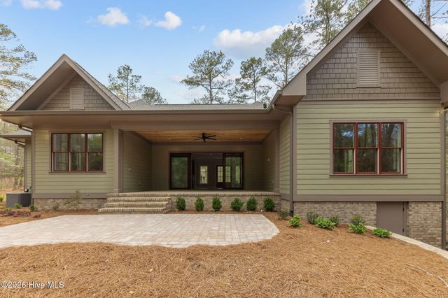 12 Hemlock Court, Pinehurst, NC 28374