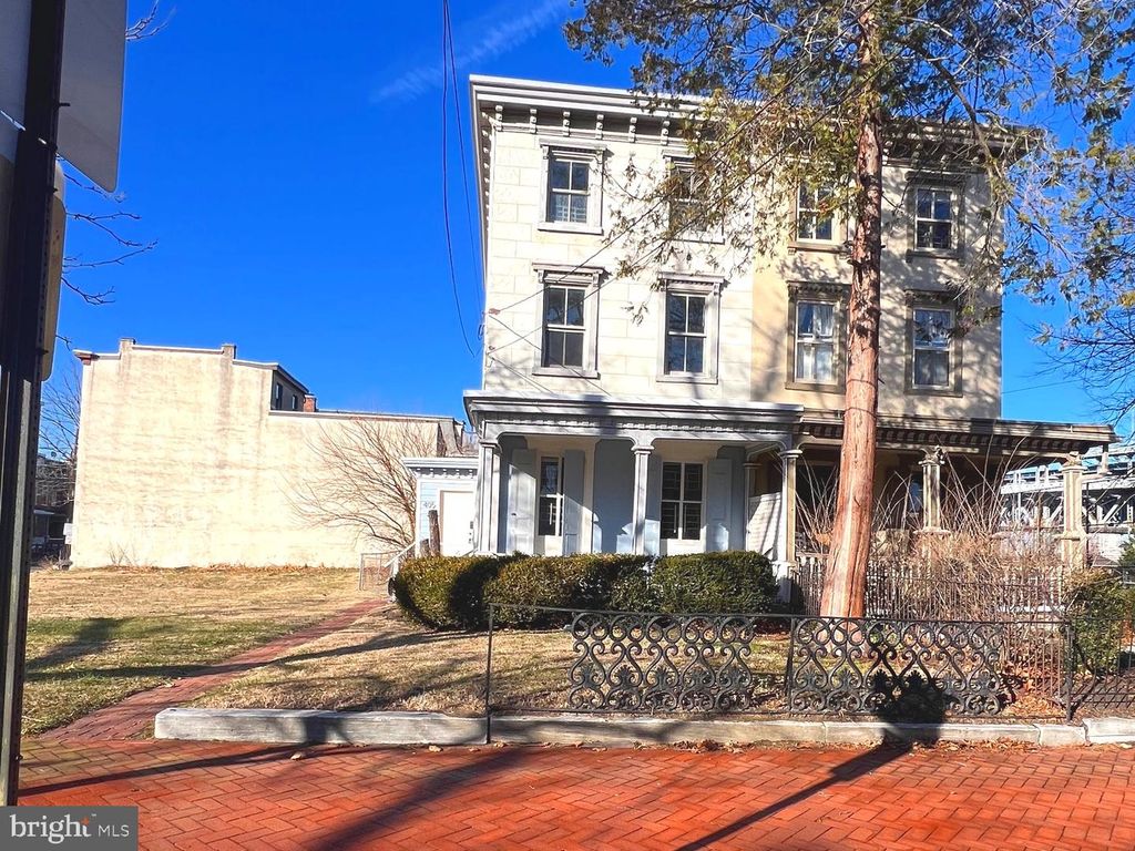 405 N 2ND ST, Camden, NJ 08102