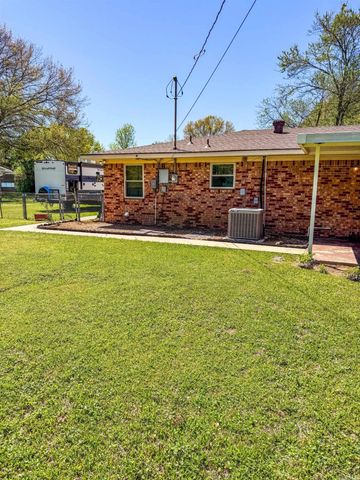 1104 Locust Street, Beebe, AR 72012