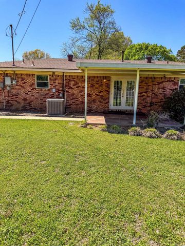 1104 Locust Street, Beebe, AR 72012