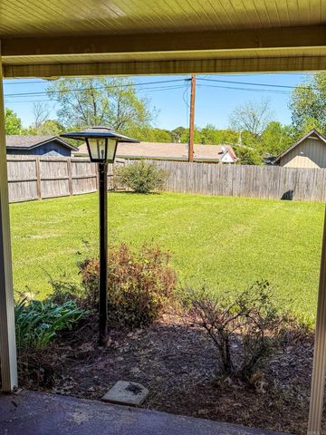 1104 Locust Street, Beebe, AR 72012
