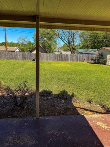 1104 Locust Street, Beebe, AR 72012