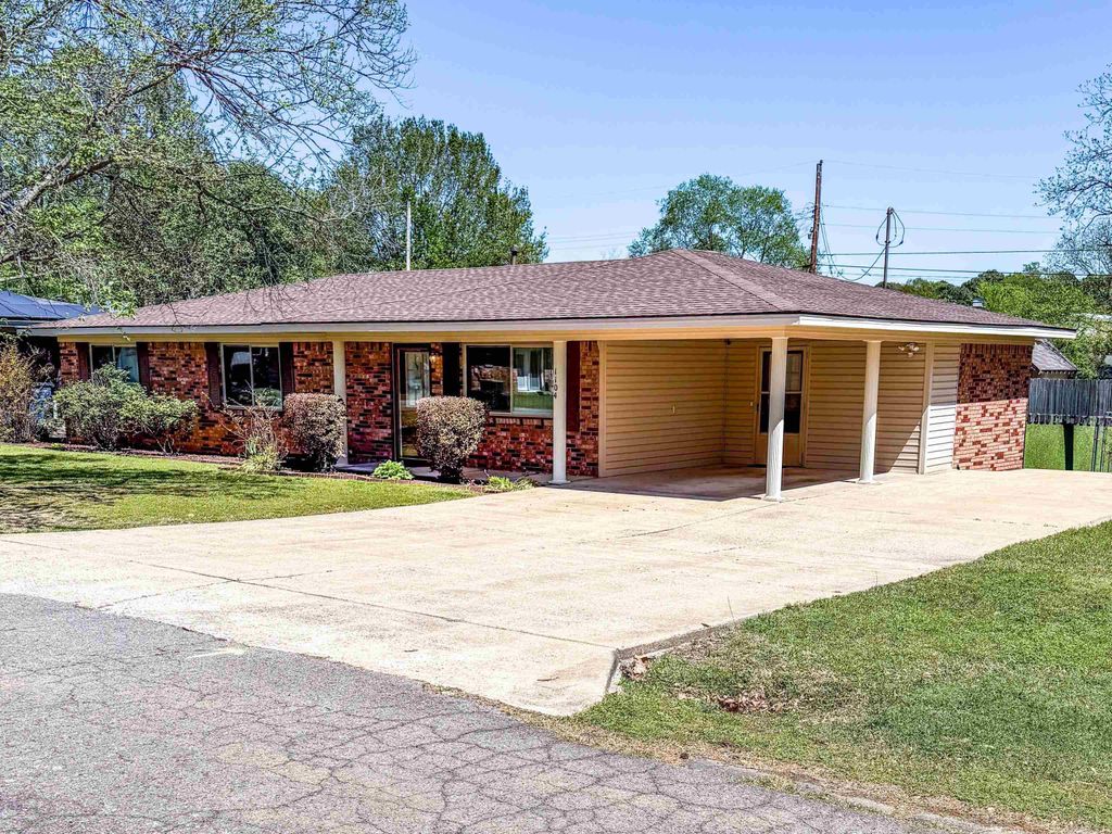 1104 Locust Street, Beebe, AR 72012