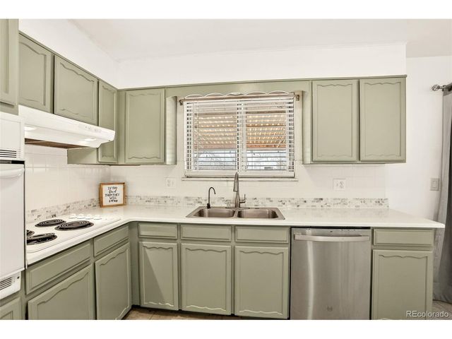 663 Polaris Pl, Thornton, CO 80260