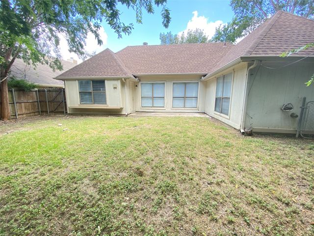 6101 Meadowside Trail, Arlington, TX 76017