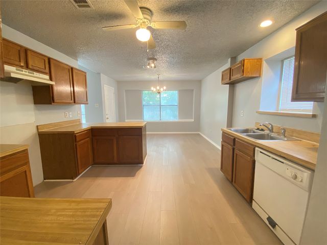 6101 Meadowside Trail, Arlington, TX 76017
