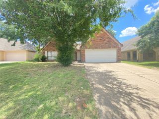 6101 Meadowside Trail, Arlington, TX 76017