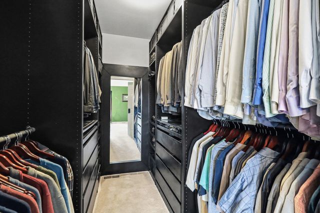 28294 Cottage Lane, New Hudson, MI 48165