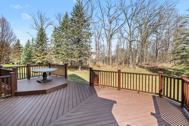 28294 Cottage Lane, New Hudson, MI 48165