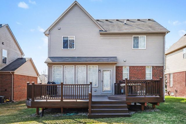 28294 Cottage Lane, New Hudson, MI 48165