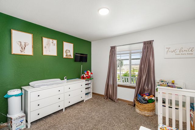 8624 W Ferguson Ln, Rathdrum, ID 83858