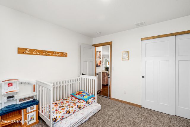 8624 W Ferguson Ln, Rathdrum, ID 83858