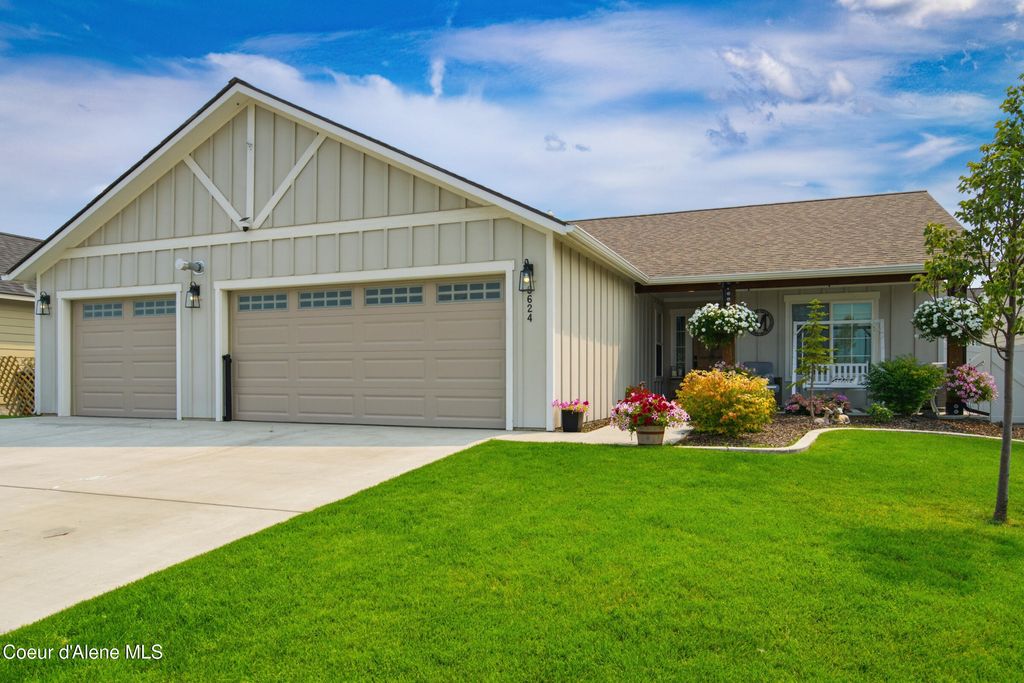 8624 W Ferguson Ln, Rathdrum, ID 83858 photo 1
