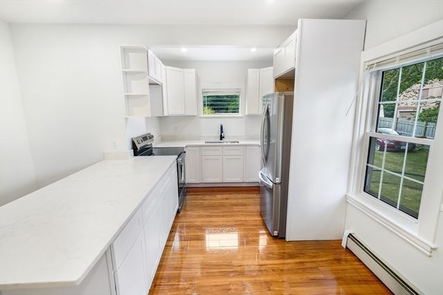 578 Plain St, Brockton, MA 02302