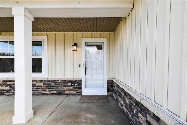1956 Aspen Valley Lane, Ionia, MI 48846