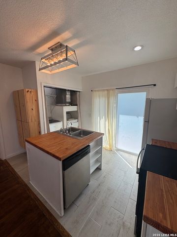 138 PAUL ST, San Antonio, TX 78203