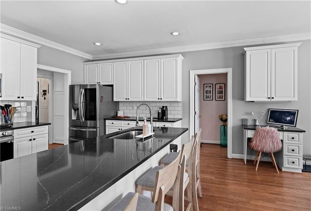 517 Oak Valley Boulevard, Advance, NC 27006