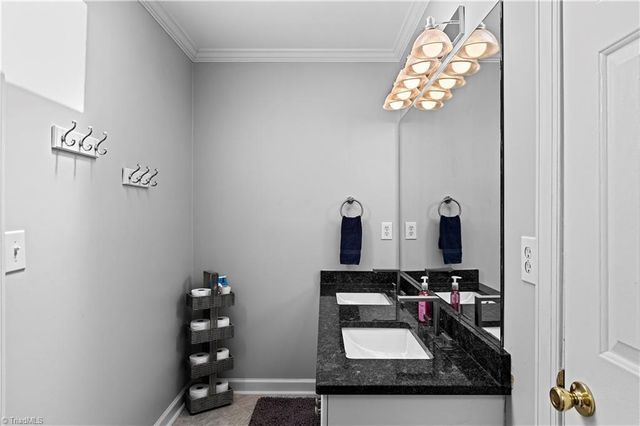 517 Oak Valley Boulevard, Advance, NC 27006