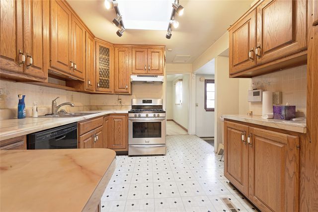 4104 ENGLISH Avenue, Erie, PA 16510