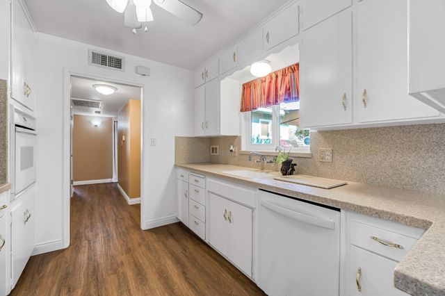 4653 N Fisher Street, Fresno, CA 93726