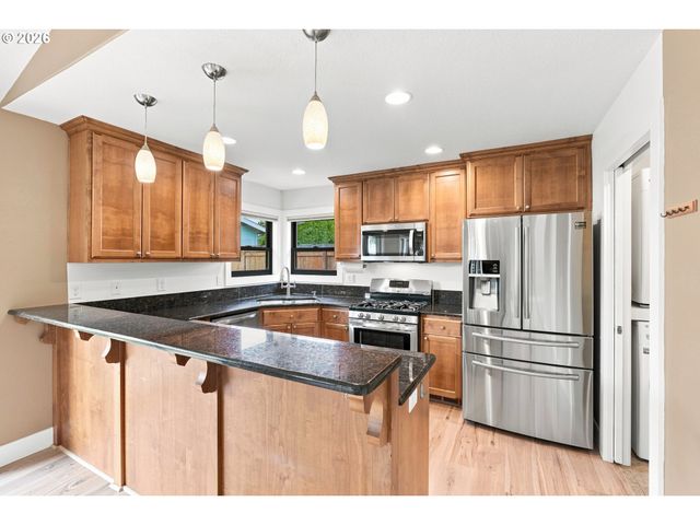 6469 ROBIN HOOD St Se, Salem, OR 97306