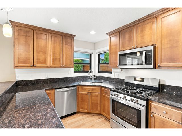 6469 ROBIN HOOD St Se, Salem, OR 97306