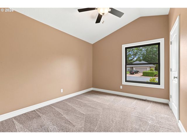 6469 ROBIN HOOD St Se, Salem, OR 97306