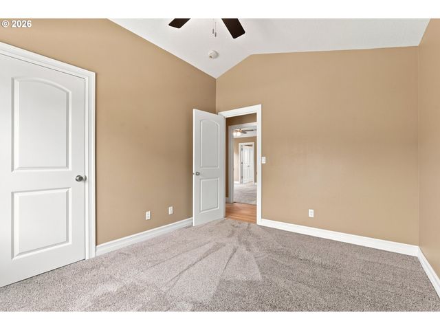 6469 ROBIN HOOD St Se, Salem, OR 97306