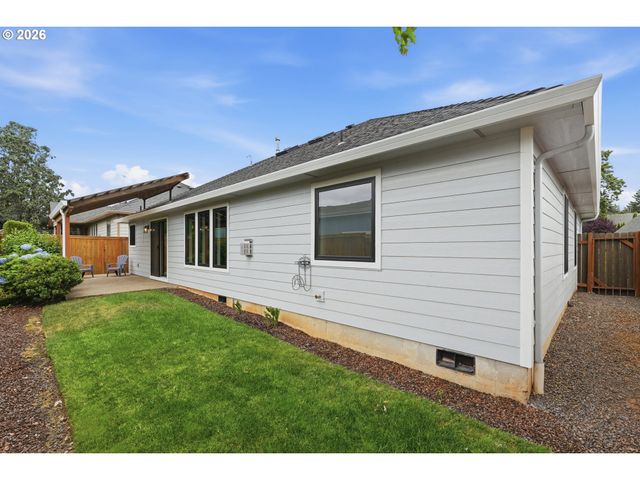 6469 ROBIN HOOD St Se, Salem, OR 97306