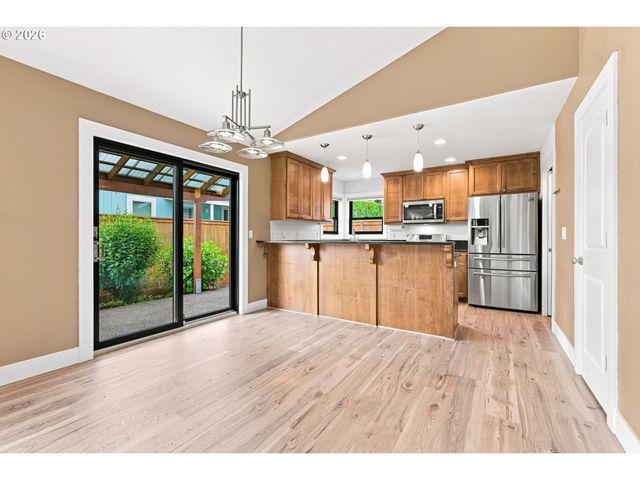 6469 ROBIN HOOD St Se, Salem, OR 97306