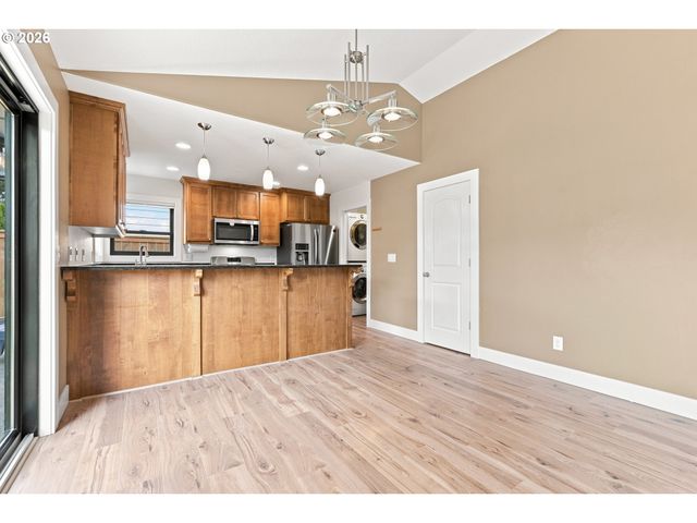 6469 ROBIN HOOD St Se, Salem, OR 97306