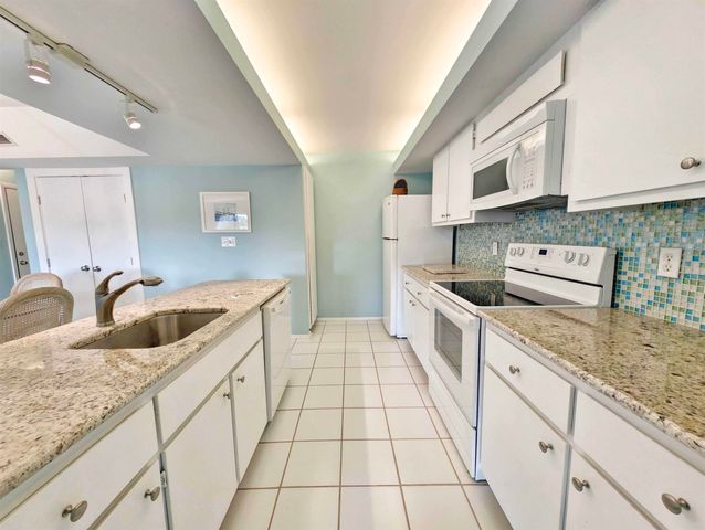 61 Inlet Point Dr Unit 17A, Pawleys Island, SC 29585