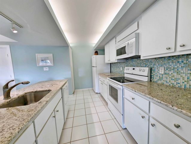 61 Inlet Point Dr Unit 17A, Pawleys Island, SC 29585