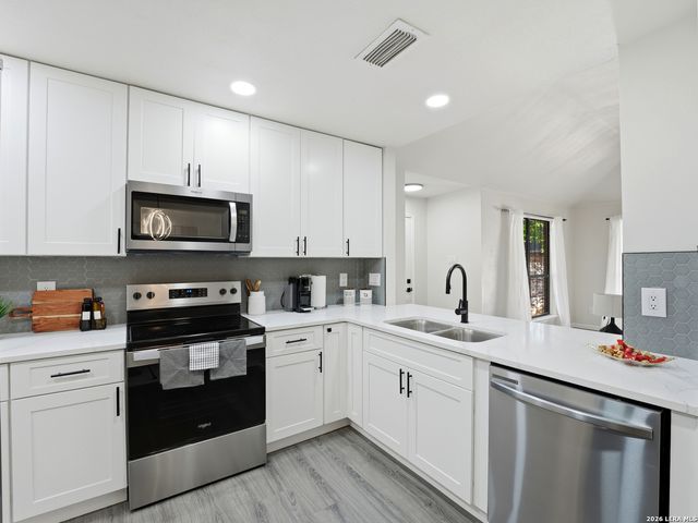 858 Amberstone, San Antonio, TX 78258