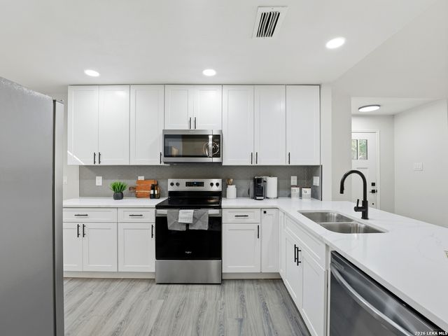 858 Amberstone, San Antonio, TX 78258