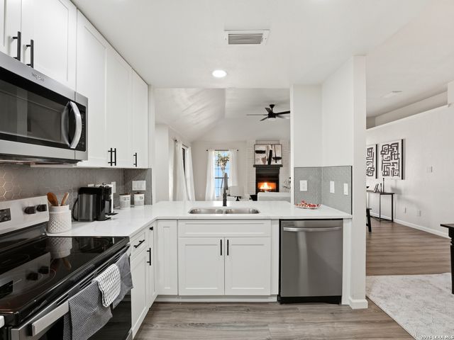 858 Amberstone, San Antonio, TX 78258