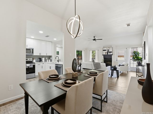 858 Amberstone, San Antonio, TX 78258