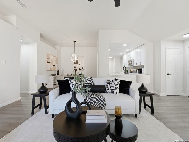 858 Amberstone, San Antonio, TX 78258
