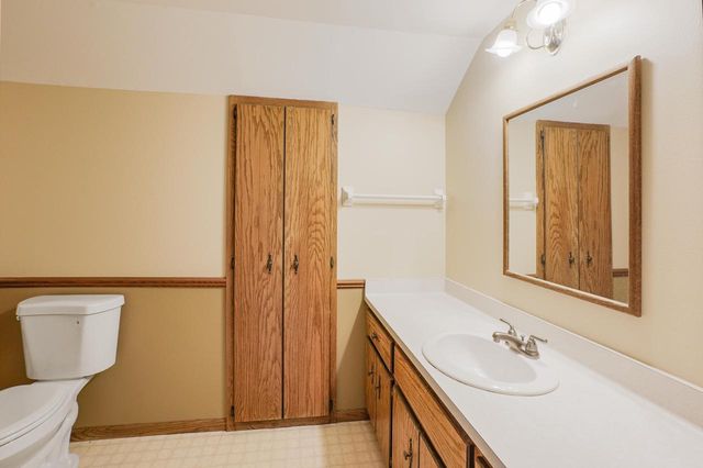 980 Bartlett DRIVE, Oconomowoc, WI 53066